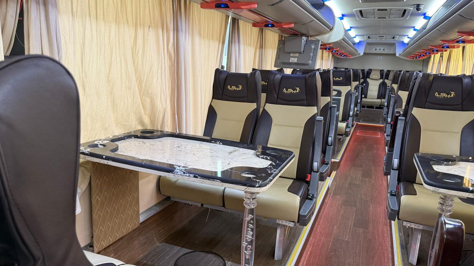 VIP Bus 4